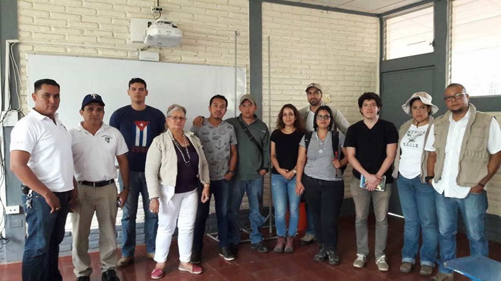 Estudiantes del programa de maestría realizan gira de campo a la Subcuenca Mayales, Juigalpa, para conocer las experiencias del proyecto: Plan de Gestión Integrada de los Recursos Hídricos