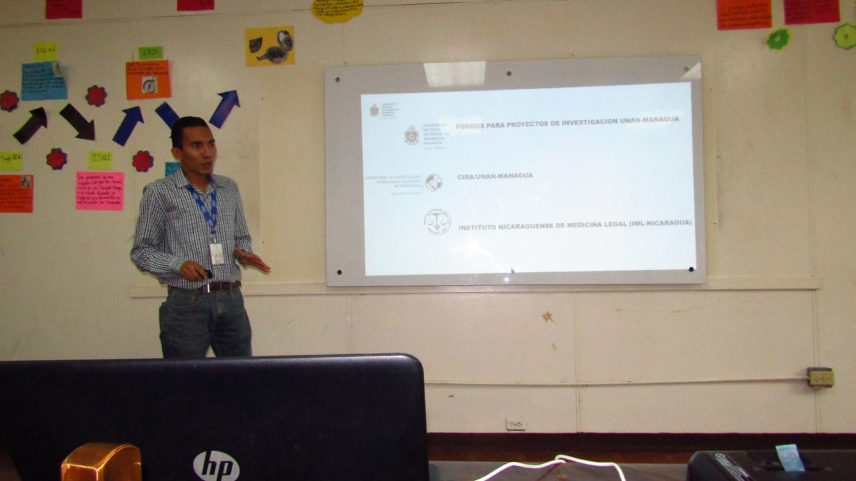 Especialista en análisis del Laboratorio de Contaminantes orgánicos CIRA defiende su tesis para optar por el título de Máster en Gestión ambiental de la UNAN-Managua.